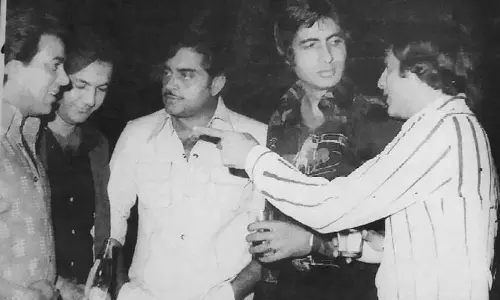 Shatrughan Sinha ने दिल से किया धर्मेंद्र को सलाम, कहा—‘आप हमेशा अनुपम रहेंगे’