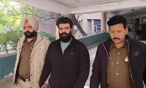 Jalandhar: धर्मांतरण के खिलाफ बोलने पर एक्टिविस्ट मिन्हास को गिरफ्तार किया गया Jalandhar: धर्मांतरण के खिलाफ बोलने पर एक्टिविस्ट मिन्हास को गिरफ्तार किया गया