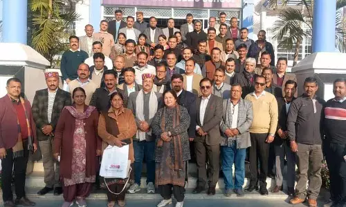 Himachal: एसोसिएशन ने सरकार से प्राइवेट स्कूल के छात्रों को भी लैपटॉप देने की मांग की