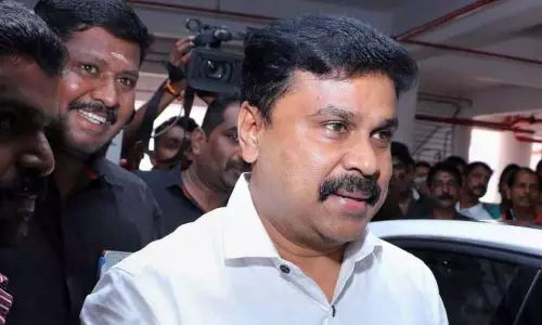 Kerala कोर्ट ने 2017 के एक्ट्रेस पर हमले के मामले में दिलीप को निर्दोष पाया, पल्सर सुनी दोषी करार Kerala कोर्ट ने 2017 के एक्ट्रेस पर हमले के मामले में दिलीप को निर्दोष पाया, पल्सर सुनी दोषी करार