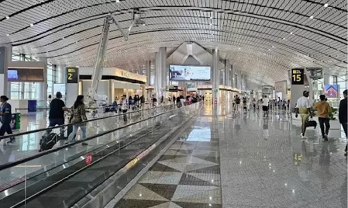 बम की धमकियों के बाद हैदराबाद एयरपोर्ट पर तीन फ्लाइट्स सुरक्षित रूप से उतरीं