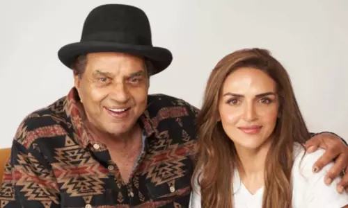 Dharmendra की जयंती: अभय देओल और ईशा देओल ने दिल को छू लेने वाली श्रद्धांजलि दी।