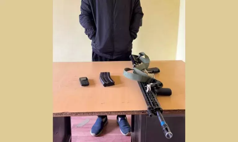 Manipur: प्रतिबंधित चिन-कुकी लिबरेशन आर्मी का कमांडर चुराचांदपुर में गिरफ्तार Manipur: प्रतिबंधित चिन-कुकी लिबरेशन आर्मी का कमांडर चुराचांदपुर में गिरफ्तार