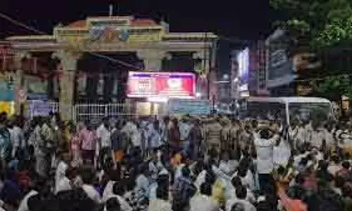 थिरुपरनकुंद्रम पहाड़ी पर कड़ी सुरक्षा जारी थिरुपरनकुंद्रम पहाड़ी पर कड़ी सुरक्षा जारी