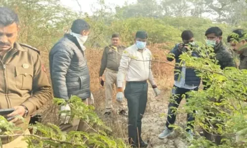 Bareilly: रबड़ फैक्ट्री में संदिग्ध हालात में मिला महिला का शव Bareilly: रबड़ फैक्ट्री में संदिग्ध हालात में मिला महिला का शव