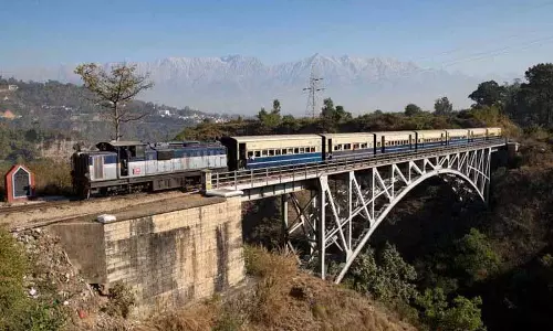 Pathankot-Jogindernagar रेल लाइन के कांगड़ा-बैजनाथ सेक्शन पर ट्रेन सेवाएं आंशिक रूप से बहाल कर दी गई Pathankot-Jogindernagar रेल लाइन के कांगड़ा-बैजनाथ सेक्शन पर ट्रेन सेवाएं आंशिक रूप से बहाल कर दी गई