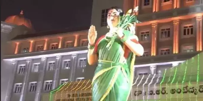 Telangana : 9 दिसंबर को सभी जिला कलेक्टर कार्यालयों में तेलंगाना तल्ली प्रतिमा का अनावरण किया Telangana : 9 दिसंबर को सभी जिला कलेक्टर कार्यालयों में तेलंगाना तल्ली प्रतिमा का अनावरण किया