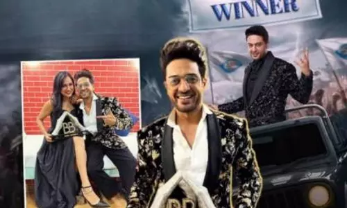 Bigg Boss19 के विनर गौरव खन्ना ने ट्रॉफी उठाने के बाद पहली पोस्ट शेयर की Bigg Boss19 के विनर गौरव खन्ना ने ट्रॉफी उठाने के बाद पहली पोस्ट शेयर की