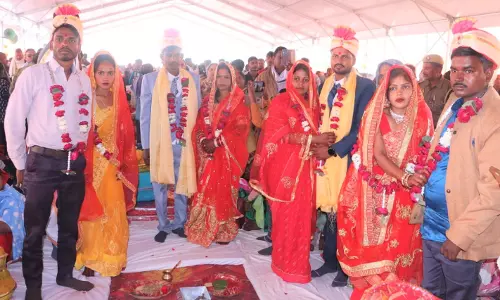 Pratapgarh: मुख्यमंत्री योजना के तहत 663 जोड़े हुए विवाह बंधन में बंधे Pratapgarh: मुख्यमंत्री योजना के तहत 663 जोड़े हुए विवाह बंधन में बंधे