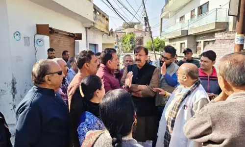 MLA ने जम्मू पश्चिम में विकास कार्यों की शुरुआत की MLA ने जम्मू पश्चिम में विकास कार्यों की शुरुआत की