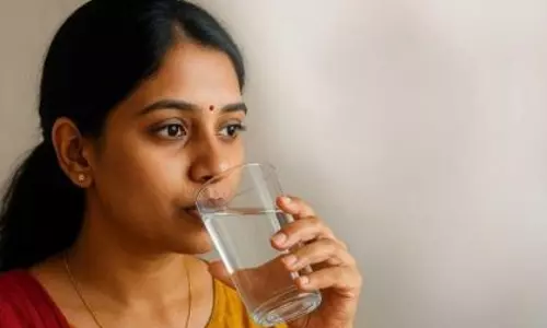 रोज़ाना 3 लीटर पानी पीने से शरीर पर पड़ते सकारात्मक प्रभाव, एक्सपर्ट ने बताया