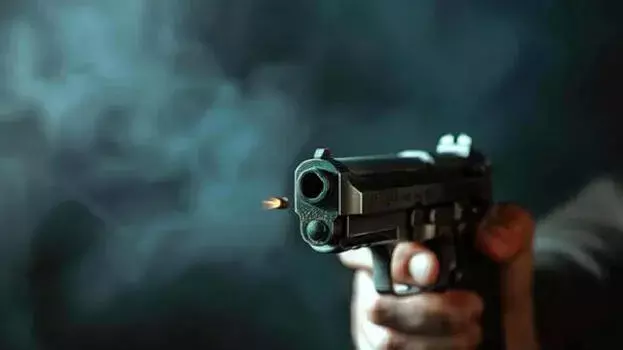 kerala: कोट्टायम में 56 साल के एक व्यक्ति का शव गोली लगा हुआ मिला kerala: कोट्टायम में 56 साल के एक व्यक्ति का शव गोली लगा हुआ मिला