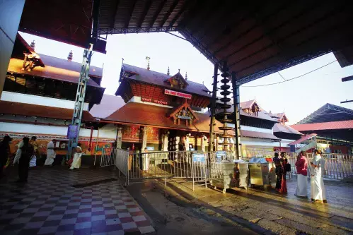 Kerala : गुरुवायूर मंदिर का सोने का रहस्य फिर से राजनीतिक बहस का मुद्दा बन गया Kerala : गुरुवायूर मंदिर का सोने का रहस्य फिर से राजनीतिक बहस का मुद्दा बन गया