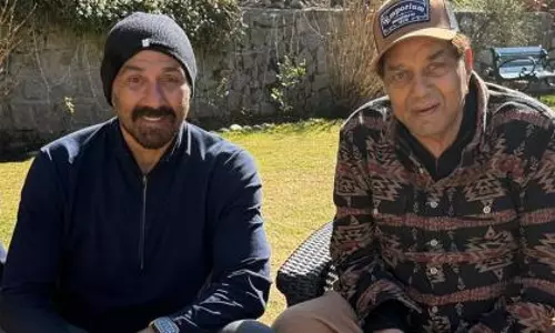 Sunny Deol ने धर्मेंद्र के 90वें जन्मदिन पर साझा किए यादगार पल Sunny Deol ने धर्मेंद्र के 90वें जन्मदिन पर साझा किए यादगार पल