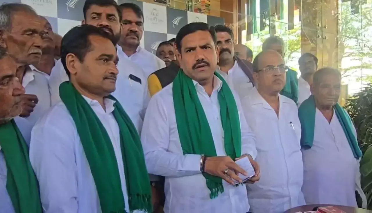 Karnataka : शीतकालीन सत्र में कर्नाटक के ज्वलंत मुद्दों पर बहस की मांग की Karnataka : शीतकालीन सत्र में कर्नाटक के ज्वलंत मुद्दों पर बहस की मांग की