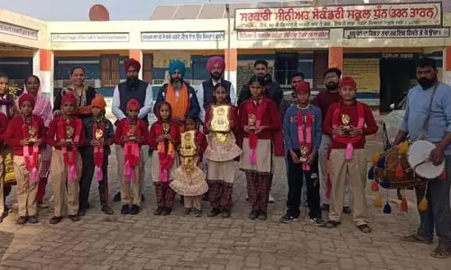 Amritsar: सीमावर्ती क्षेत्र के स्कूली छात्रों ने कराटे में उत्कृष्ट प्रदर्शन किया Amritsar: सीमावर्ती क्षेत्र के स्कूली छात्रों ने कराटे में उत्कृष्ट प्रदर्शन किया