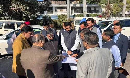 गवर्नर ने Chandigarh में विकास और आवास परियोजनाओं की समीक्षा की