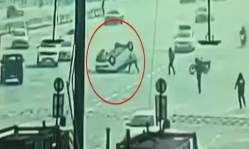 Gurugram में टोल प्लाजा पर थार की टक्कर से कार पलटी, ड्राइवर गिरफ्तार