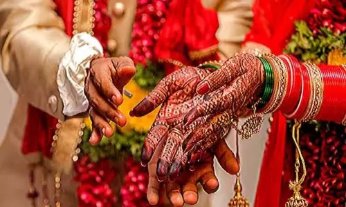 शादी करने पर कपल को मिले 2.5 लाख रुपये: 90% लोग Scheme से अनजान शादी करने पर कपल को मिले 2.5 लाख रुपये: 90% लोग Scheme से अनजान
