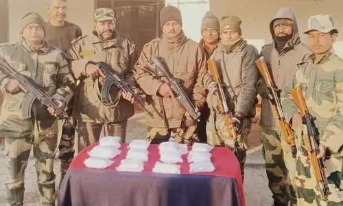 BSF ने पंजाब बॉर्डर पर नशीले पदार्थों की तस्करी की बड़ी कोशिशों को नाकाम किया