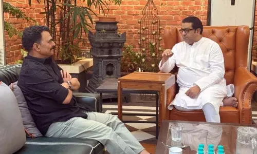 Tapovan में पेड़ काटने के मामले में सयाजी शिंदे ने राज ठाकरे से मुलाकात की Tapovan में पेड़ काटने के मामले में सयाजी शिंदे ने राज ठाकरे से मुलाकात की