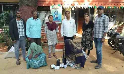 Hyderabad में 2.4 किलो गांजा के साथ दो महिलाएं गिरफ्तार