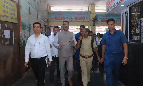 Pratap Sarnaik ने साल भर सेवा करने की अपील की, सिर्फ दिखावा नहीं। Pratap Sarnaik ने साल भर सेवा करने की अपील की, सिर्फ दिखावा नहीं।
