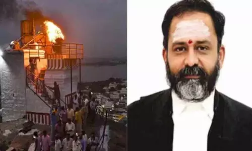DMK ने लैंप विवाद को लेकर मद्रास हाई कोर्ट के जज पर महाभियोग चलाने की मांग की।