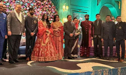 CM साय और डॉ. रमन सिंह ने अमन सिंह की सुपुत्री के विवाह समारोह में हुए शामिल CM साय और डॉ. रमन सिंह ने अमन सिंह की सुपुत्री के विवाह समारोह में हुए शामिल