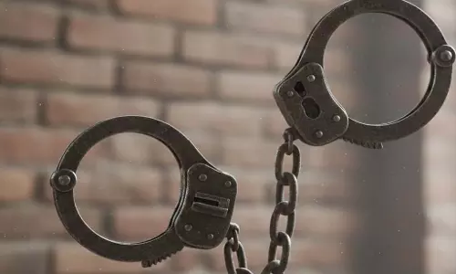 रेस्टोरेंट आग हादसे में 5 गिरफ्तार, 2 आरोपियों के खिलाफ LOC जारी रेस्टोरेंट आग हादसे में 5 गिरफ्तार, 2 आरोपियों के खिलाफ LOC जारी