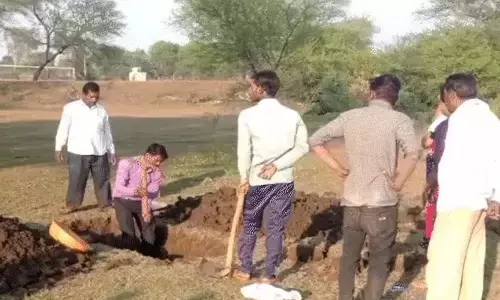 धर्मांतरण विवाद से चार घंटे तनाव, निजी जमीन पर हुआ बुजुर्ग का दफन