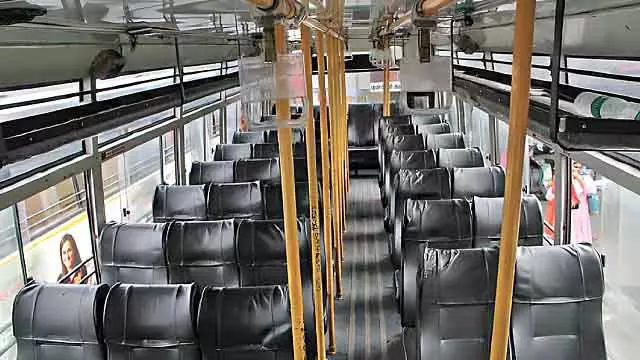 मोटापे की दरें बढ़ रही हैं: बस यात्री सीटों की समस्या से परेशान मोटापे की दरें बढ़ रही हैं: बस यात्री सीटों की समस्या से परेशान