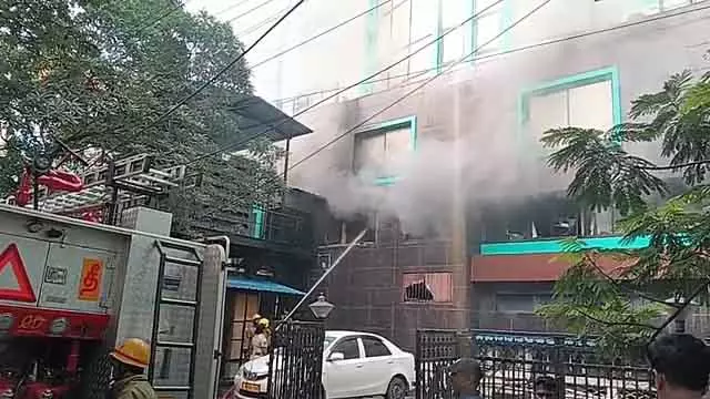 चेन्नई में GST कमिश्नर के ऑफिस में आग लगी: आग से ऑफिस की फाइलें और कंप्यूटर खराब हो गए चेन्नई में GST कमिश्नर के ऑफिस में आग लगी: आग से ऑफिस की फाइलें और कंप्यूटर खराब हो गए