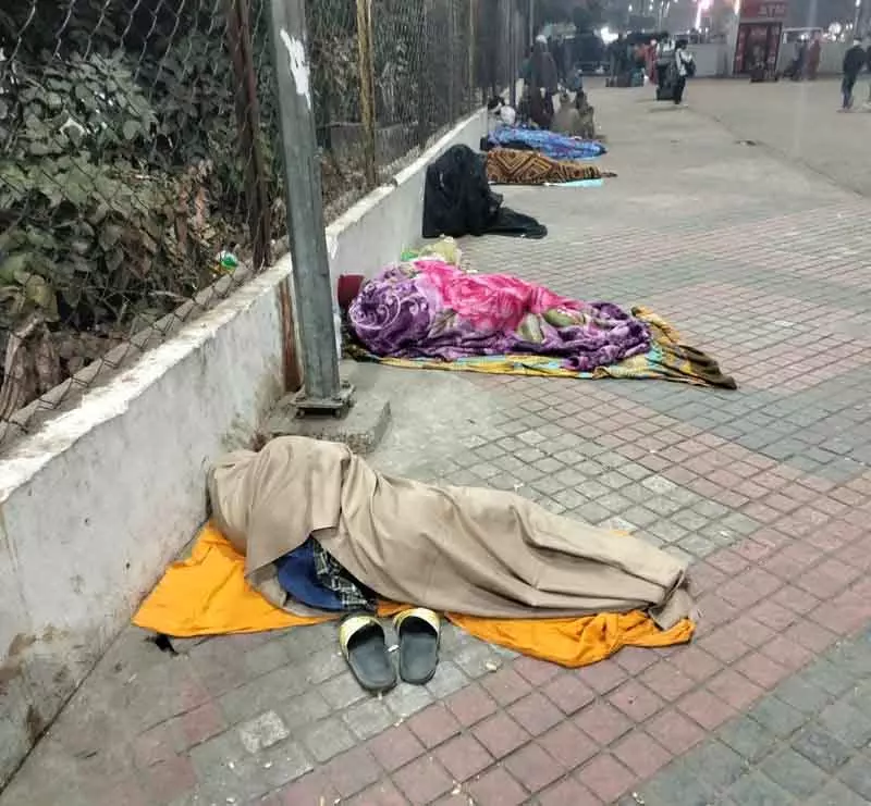 Ambala के नाइट शेल्टर में जगह फिर भी लोग खुले में रात बिता रहे Ambala के नाइट शेल्टर में जगह फिर भी लोग खुले में रात बिता रहे