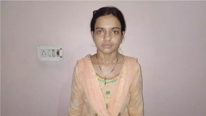 मासूमों को शिकार बनाने वाली साइको किलर पूनम...मां ने किए ये खुलासे मासूमों को शिकार बनाने वाली साइको किलर पूनम...मां ने किए ये खुलासे