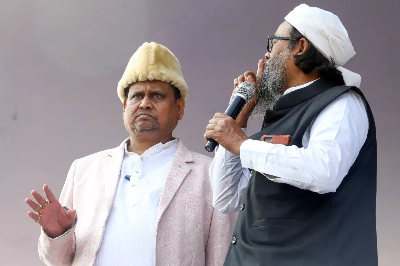 TMC से निलंबित हुमायूं कबीर की योजना, पार्टी गठन के तुरंत बाद AIMIM संग गठजोड़ TMC से निलंबित हुमायूं कबीर की योजना, पार्टी गठन के तुरंत बाद AIMIM संग गठजोड़