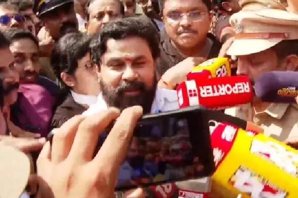 Kerala : दिलीप ने कहा, पुलिस का फर्जी आरोप टूट गया, केस से बरी हुए Kerala : दिलीप ने कहा, पुलिस का फर्जी आरोप टूट गया, केस से बरी हुए