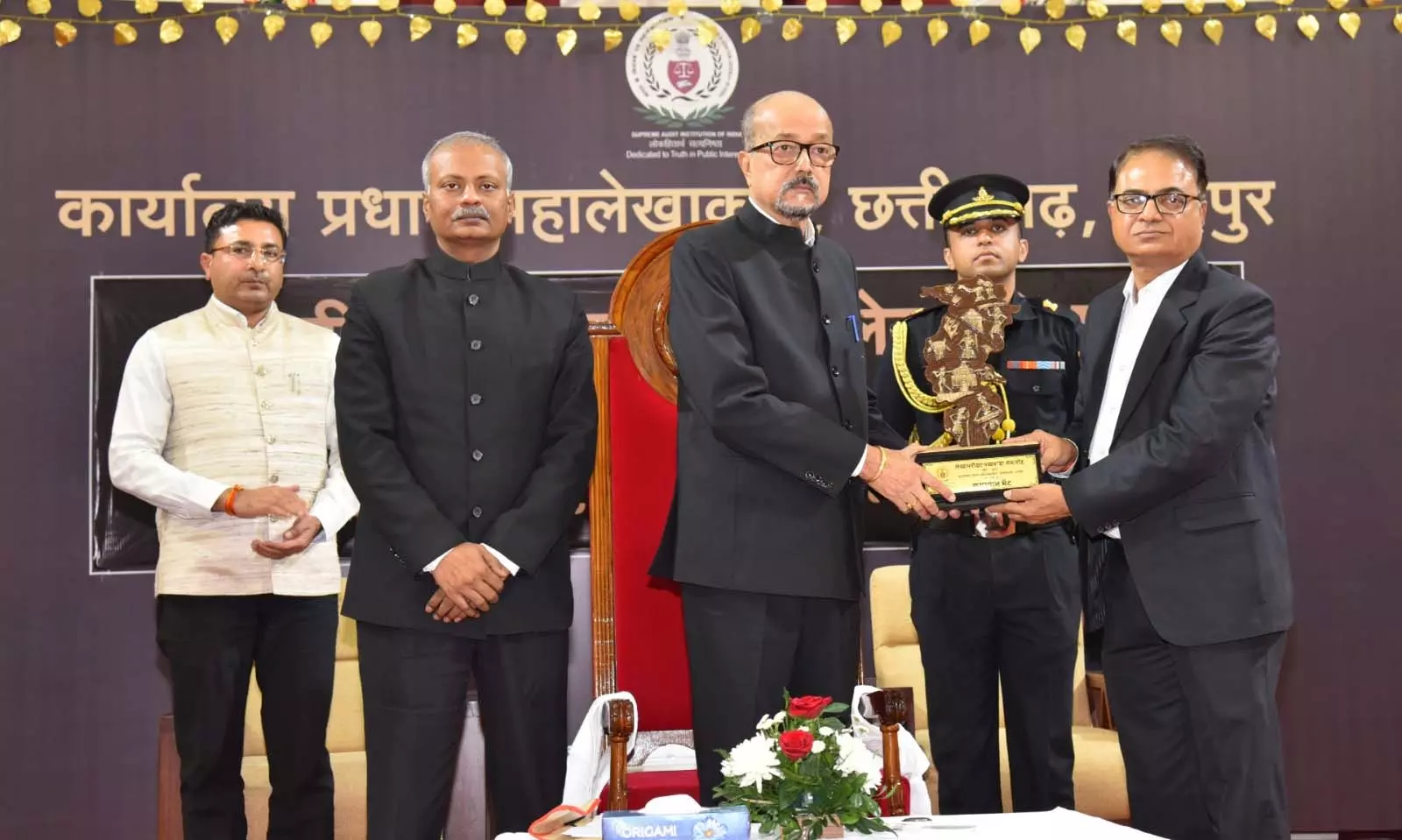 राज्यपाल रमेन डेका पहुंचे ऑडिट पखवाड़ा 2025 के समापन समारोह में राज्यपाल रमेन डेका पहुंचे ऑडिट पखवाड़ा 2025 के समापन समारोह में