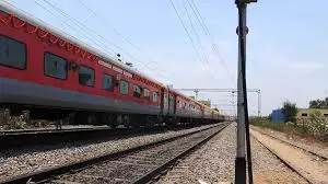 Haridwar: अज्ञात युवक रेलवे ट्रैक किनारे मृत पाया गया Haridwar: अज्ञात युवक रेलवे ट्रैक किनारे मृत पाया गया