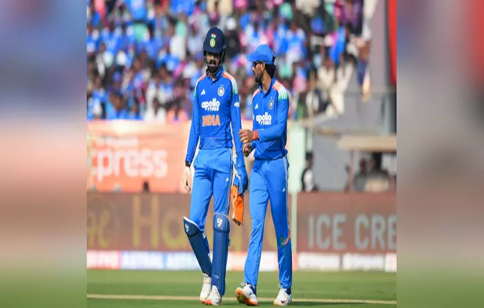 ICC ने लगाया टीम इंडिया पर जुर्माना, जानिए क्या थी वजह? ICC ने लगाया टीम इंडिया पर जुर्माना, जानिए क्या थी वजह?