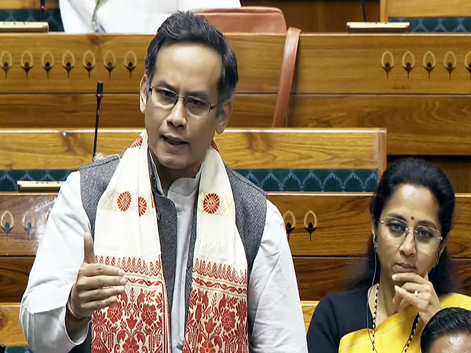 Gaurav Gogoi ने सदन में वंदे मातरम पर बहस के दौरान सरकार की आलोचना की Gaurav Gogoi ने सदन में वंदे मातरम पर बहस के दौरान सरकार की आलोचना की