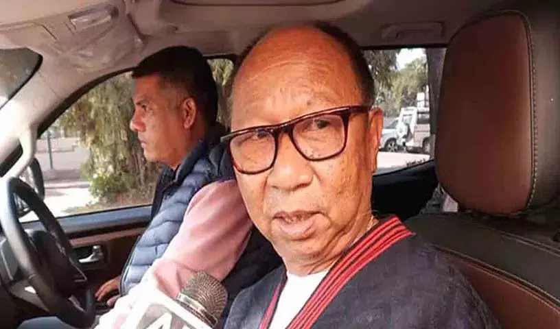 Manipur में मेइतेई बीजेपी विधायक ने चुप्पी तोड़ी, कुकी गांवों का दौरा किया Manipur में मेइतेई बीजेपी विधायक ने चुप्पी तोड़ी, कुकी गांवों का दौरा किया