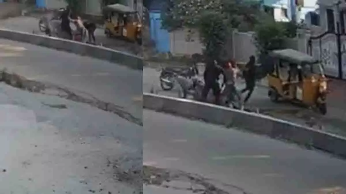 Telangana में बिज़नेसमैन की स्कूल के बाहर चाकू मारकर हत्या Telangana में बिज़नेसमैन की स्कूल के बाहर चाकू मारकर हत्या