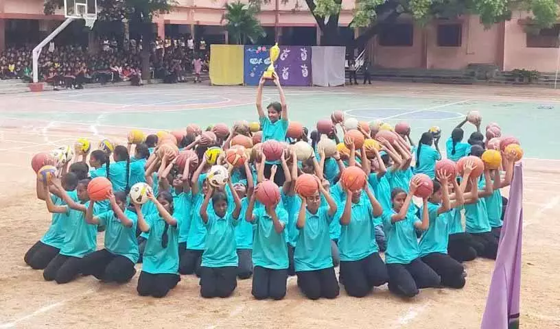 Secunderabad में सेंट फ्रांसिस गर्ल्स हाई स्कूल ने आभार दिवस मनाकर 175 साल पूरे किए Secunderabad में सेंट फ्रांसिस गर्ल्स हाई स्कूल ने आभार दिवस मनाकर 175 साल पूरे किए