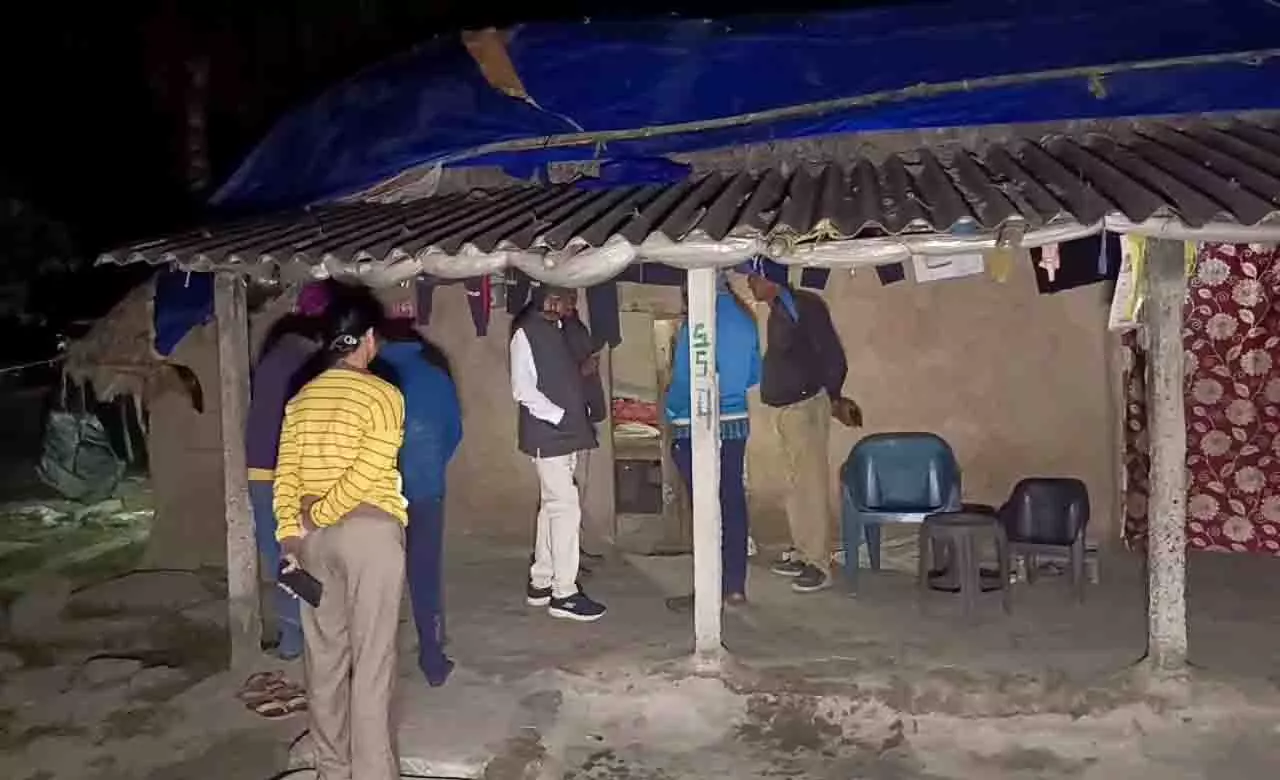 ओडिशा में पुलिस ने 19 ‘बांग्लादेशी नागरिकों’ को हिरासत में लिया ओडिशा में पुलिस ने 19 ‘बांग्लादेशी नागरिकों’ को हिरासत में लिया