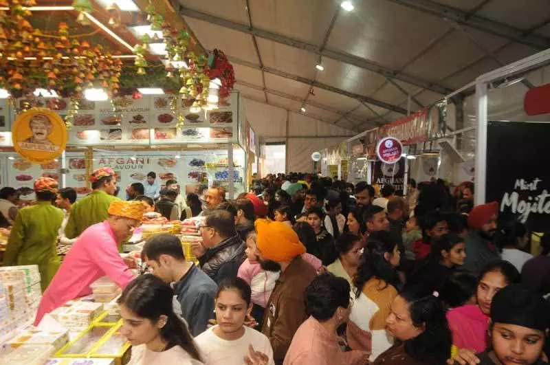 Amritsar: सांसद कन्वेंशन सेंटर की मांग पर गौर करेंगे Amritsar: सांसद कन्वेंशन सेंटर की मांग पर गौर करेंगे