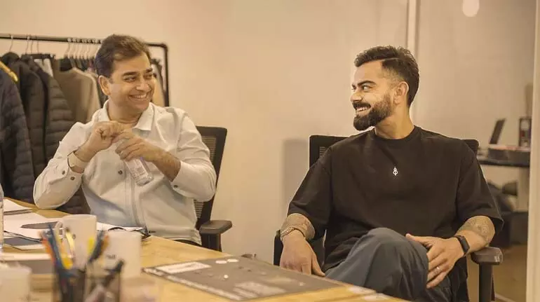 विराट कोहली One8 को एजिलिटास को बेचेंगे, हिस्सेदारी के लिए 40 करोड़ रुपये का निवेश करेंगे। विराट कोहली One8 को एजिलिटास को बेचेंगे, हिस्सेदारी के लिए 40 करोड़ रुपये का निवेश करेंगे।
