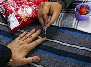 केरल स्थानीय निकाय चुनाव के पहले चरण में 36,630 उम्मीदवार मैदान में हैं केरल स्थानीय निकाय चुनाव के पहले चरण में 36,630 उम्मीदवार मैदान में हैं