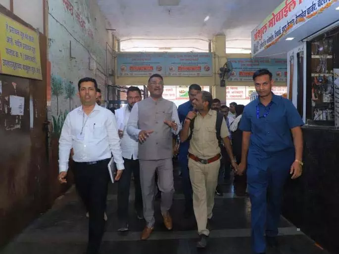 Pratap Sarnaik ने साल भर सेवा करने की अपील की, सिर्फ दिखावा नहीं। Pratap Sarnaik ने साल भर सेवा करने की अपील की, सिर्फ दिखावा नहीं।