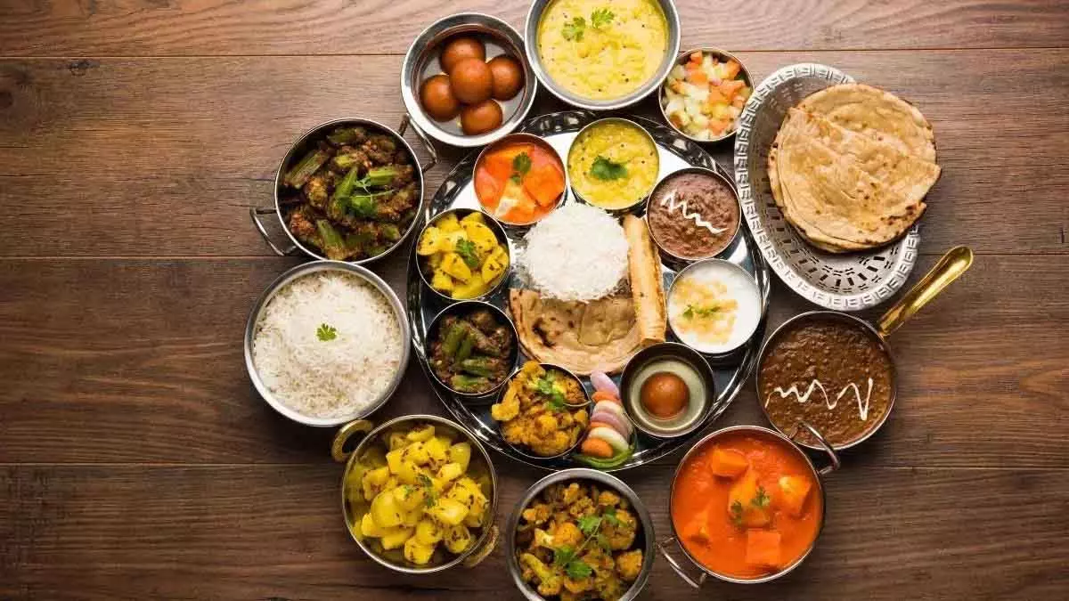 महंगाई में गिरावट से Kitchen में राहत, शाकाहारी-मांसाहारी दोनों थाली हुई सस्ती महंगाई में गिरावट से Kitchen में राहत, शाकाहारी-मांसाहारी दोनों थाली हुई सस्ती